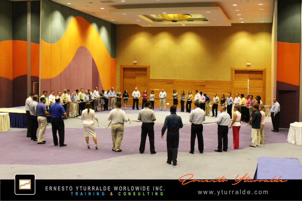 Energía y conexión humana en encuentros de alto impacto comercial